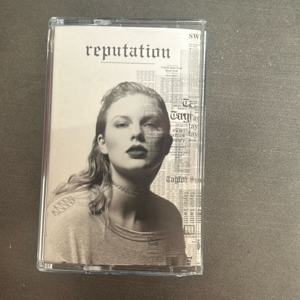 2017 Urban Outfitters authentic Reputation Cassette by Taylor Swift. 1/2000